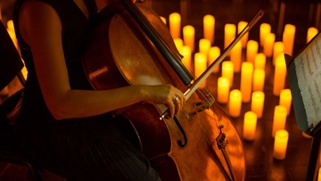 Музыкальный салон при свечах: неоклассика в историческом особняке