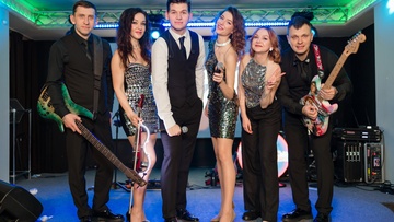 Василий Уриевский и группа «Комиксы»