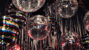 Назад в СССР: золотые хиты на корабле