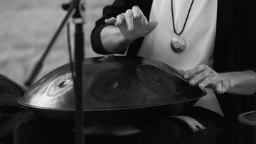 Ханг и рояль при свечах