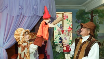 За кулисами кукольного театра