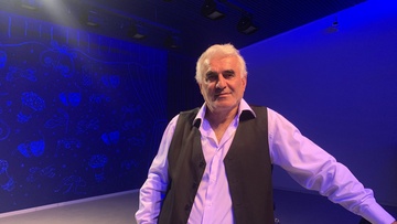 Пока Земля ещё вертится. Булату Окуджаве посвящается