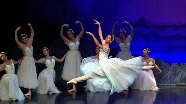 Майе Плисецкой посвящается