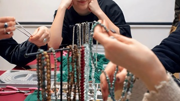 Мастерская Дали: создаём украшения из натуральных камней