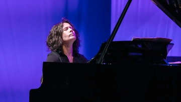 Варвара Мягкова играет концерты Баха