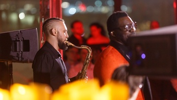 Джиа и Алгоритм бэнд. Винтажный джаз на панорамной крыше при свечах