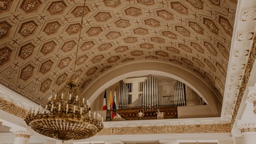 Орган и дудук. Тонкие ноты