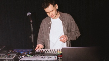 Открытие скульптуры Сатоши Накомото