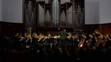 Три серенады в сиянии 1000 свечей