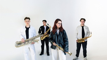 Игра саксофонов