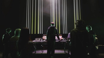 Новая XIII. Шумная комната. Хэппенинг в гараже