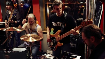 Led Zeppelin Tribute. Рок-классика на теплоходе на маршруте «Большое Петербургское кольцо»