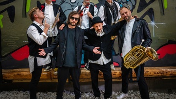 Ксения Руденко и оркестр Acid Hasid