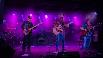 Молодые звёзды: Шварц Флюгель, Gabbie Band, Ключ на старт, Простые рифмы