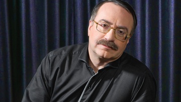 Даниил Крамер, Олег Аккуратов