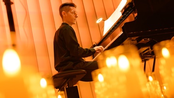 Ludovico Einaudi: неоклассика при свечах