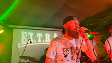 Ex.t.r.a.