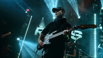 At the Ruins, Трайхард и Burial for Alive!